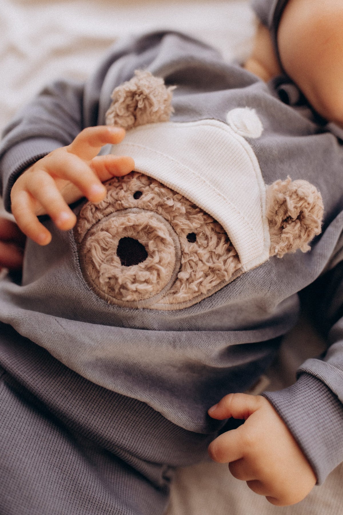 Wooly Organic Nicki Sweatshirt mit appliziertem Teddy GOTS