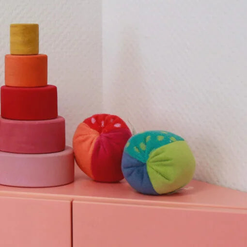 Nanchen Ball klein Pünktchen rot