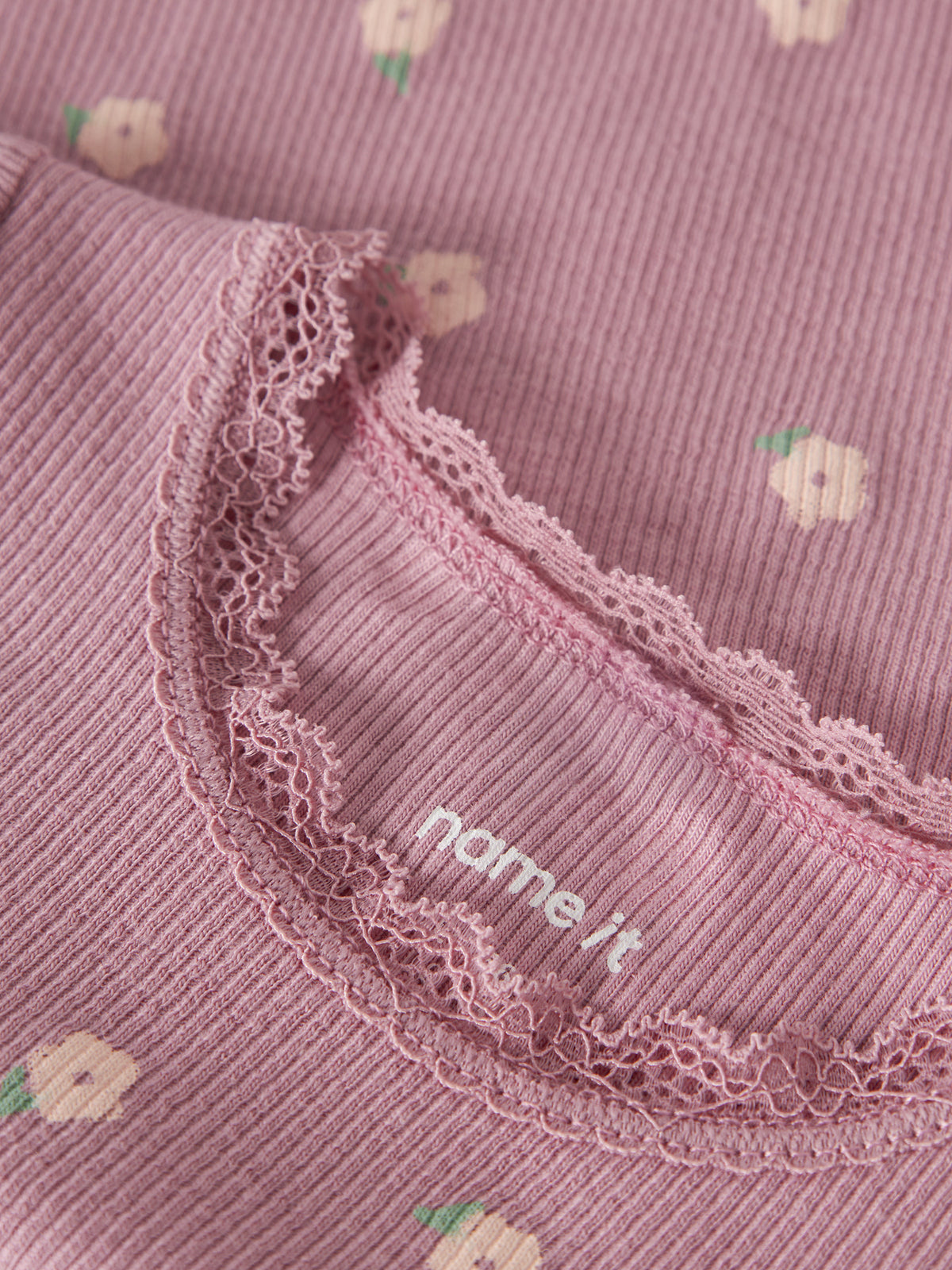 Name it Body Langarm mit kleinem Blümchenprint