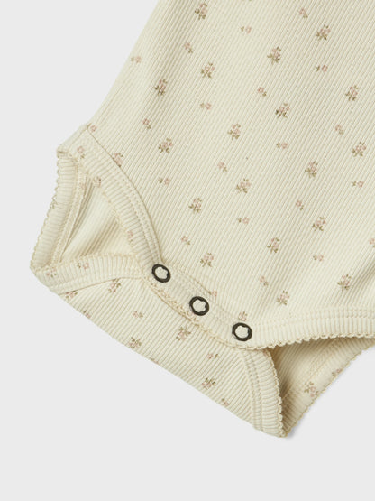 Lil'Atelier Body Langarm mit Blümchen