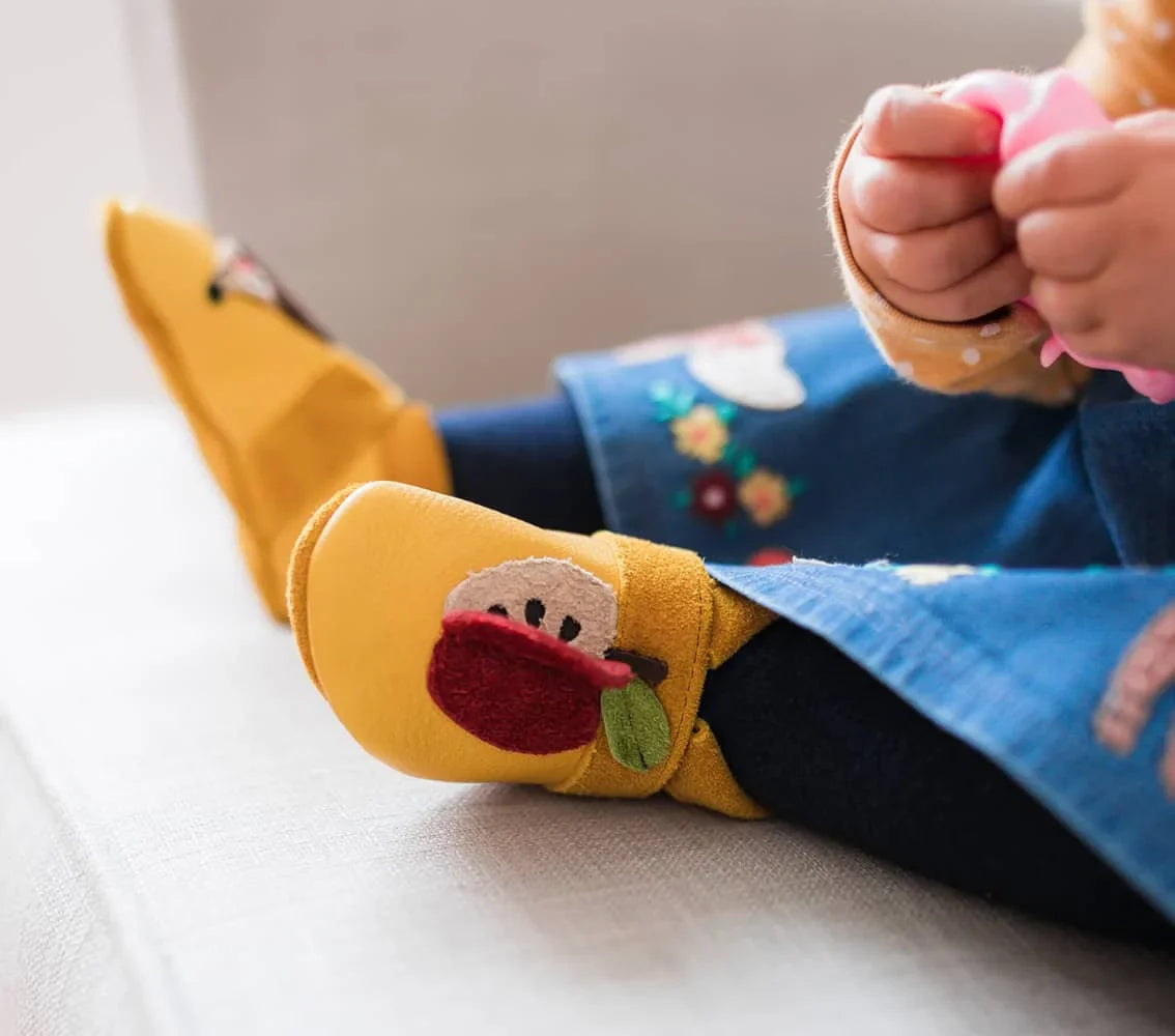 Lederschuhe Igel und Apfel von Pantolinos